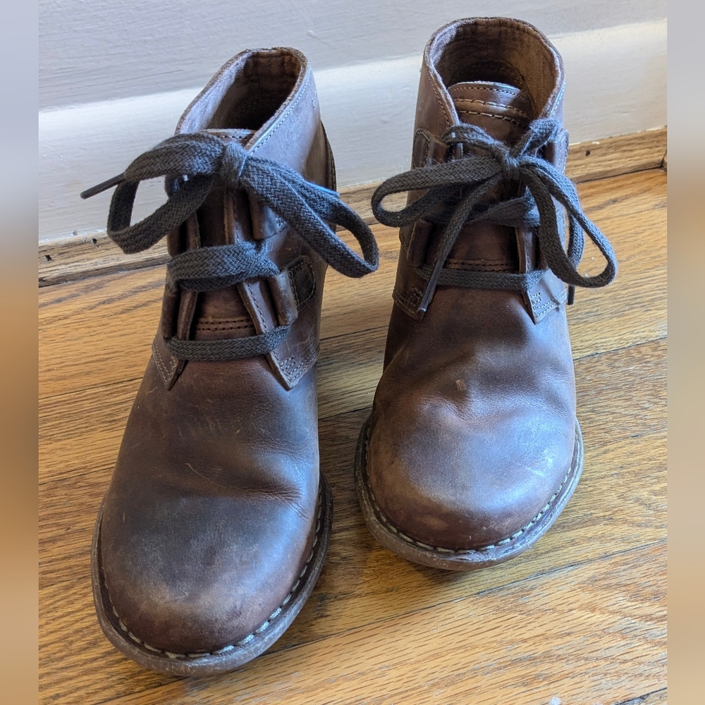 Clarks Artisan‎ Size 6.5 Brown Leather Block Heeled Lace Up Carleta Lyon Boots